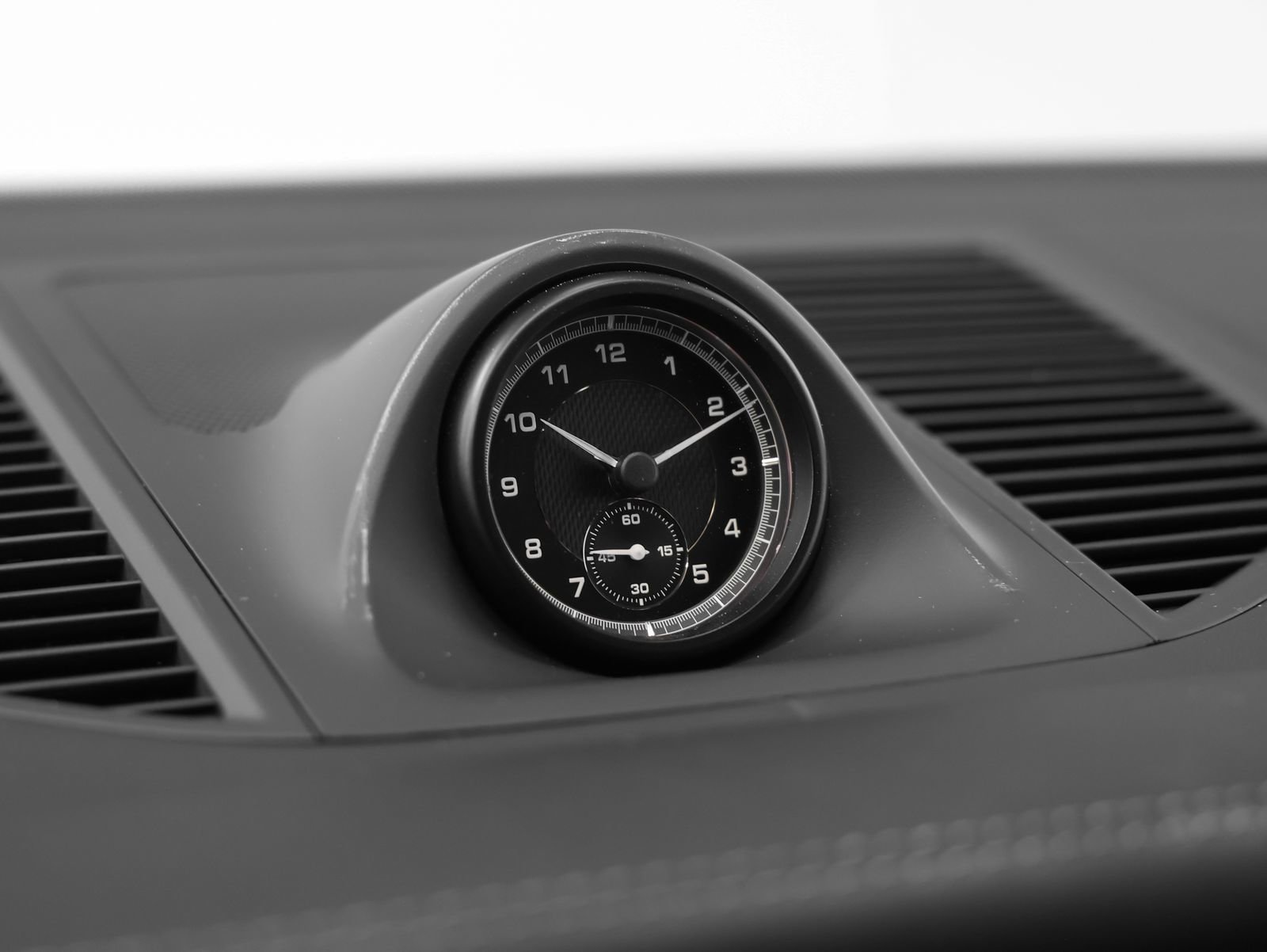 Certified 2025 Porsche Macan S image 43