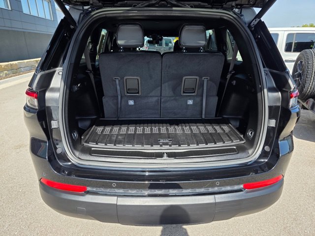 Used 2025 Jeep Grand Cherokee L Limited w/ Luxury Tech Group II AWD/4WD image 9