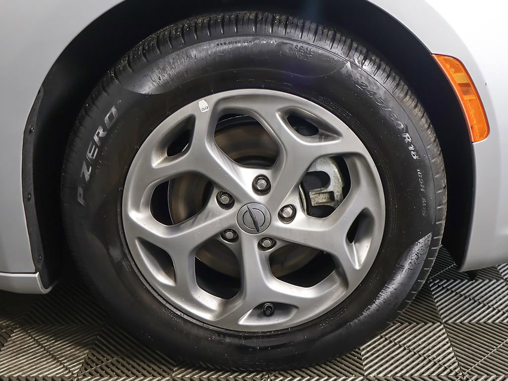 Used 2024 Chrysler Pacifica Limited FWD image 25