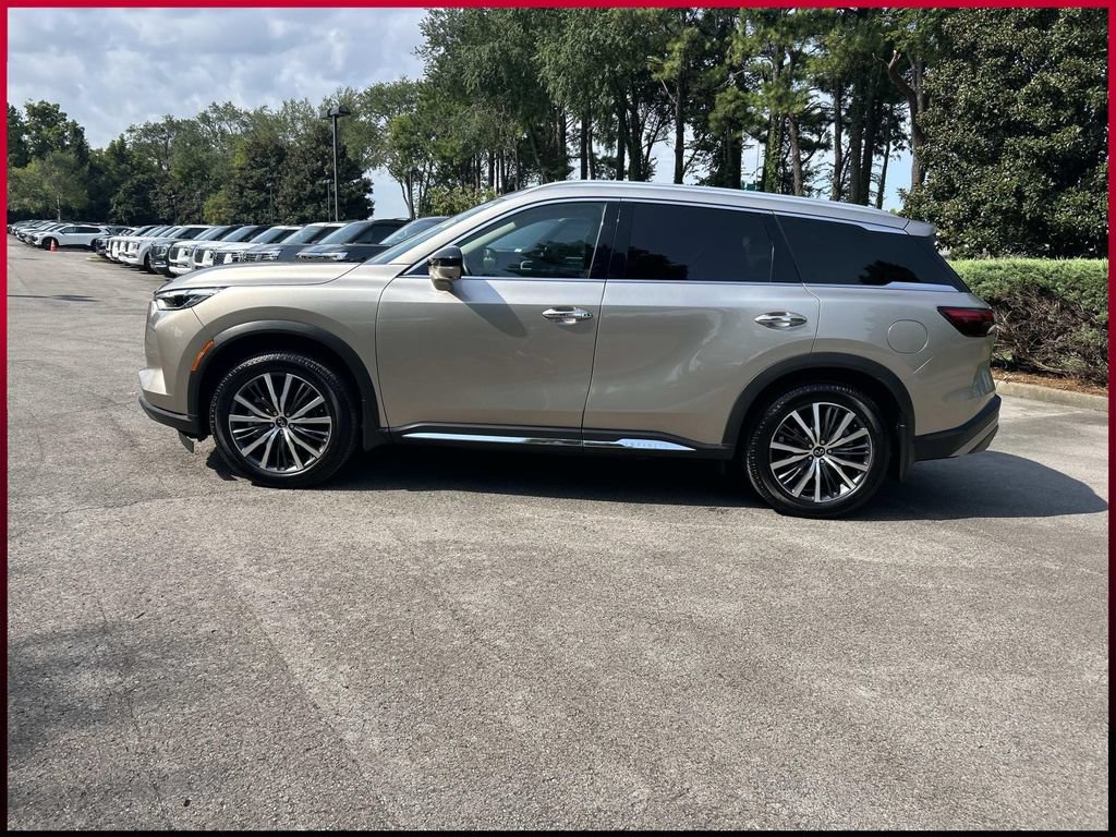 Used 2023 INFINITI QX60 Sensory FWD image 4