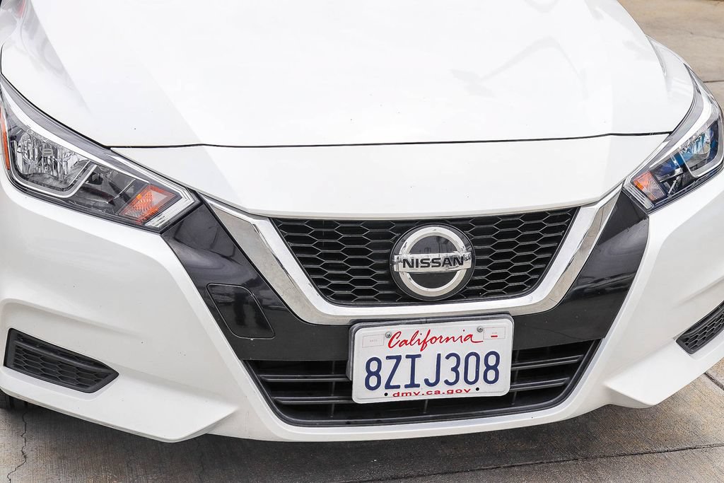 Used 2022 Nissan Versa SV FWD image 11