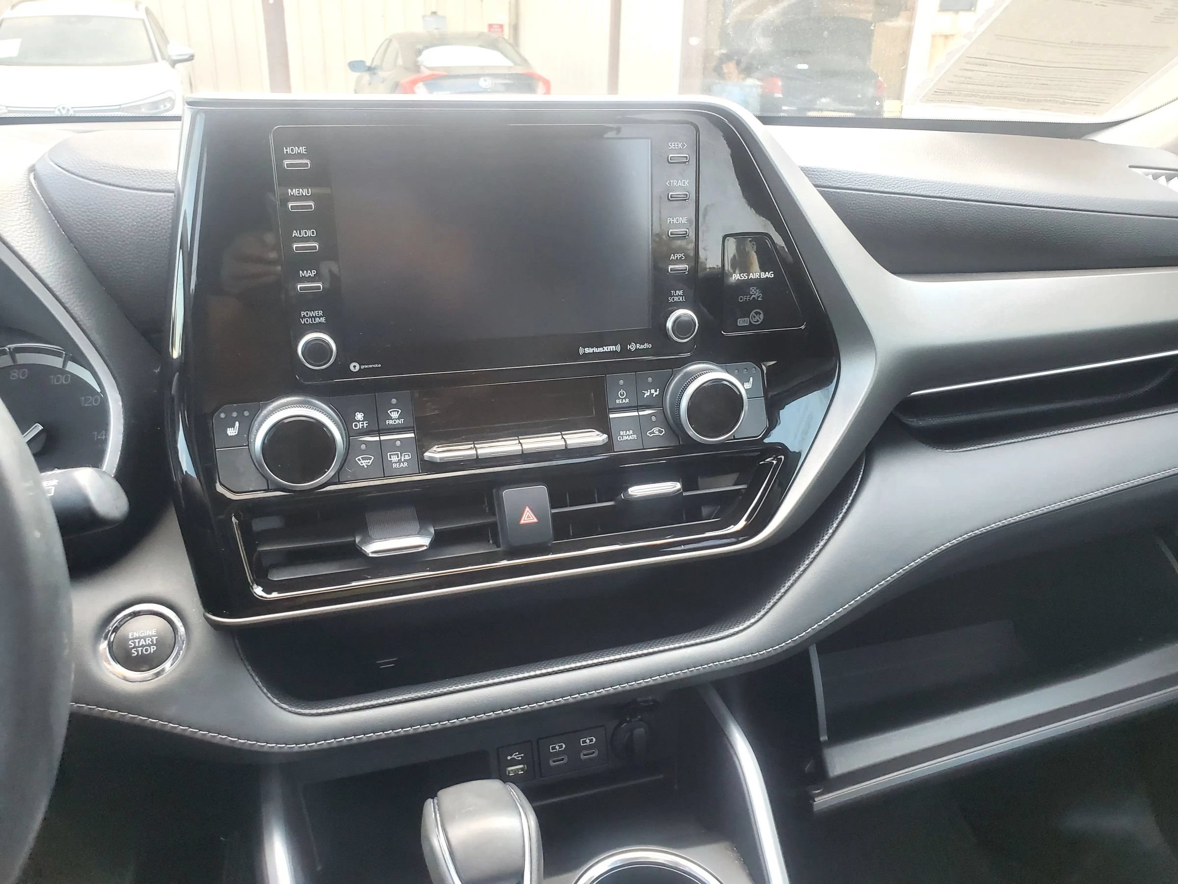 Used 2022 Toyota Highlander XLE FWD image 62