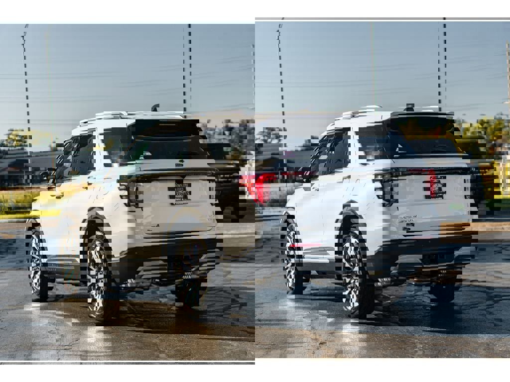 New 2026 Ford Explorer Platinum image 3