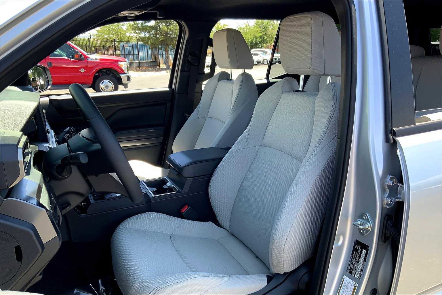 Used 2025 Toyota 4Runner SR5 image 8