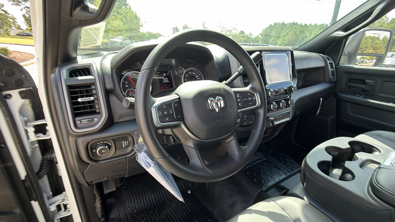 New 2026 RAM 5500 Tradesman w/ Chrome Appearance Group AWD/4WD image 21