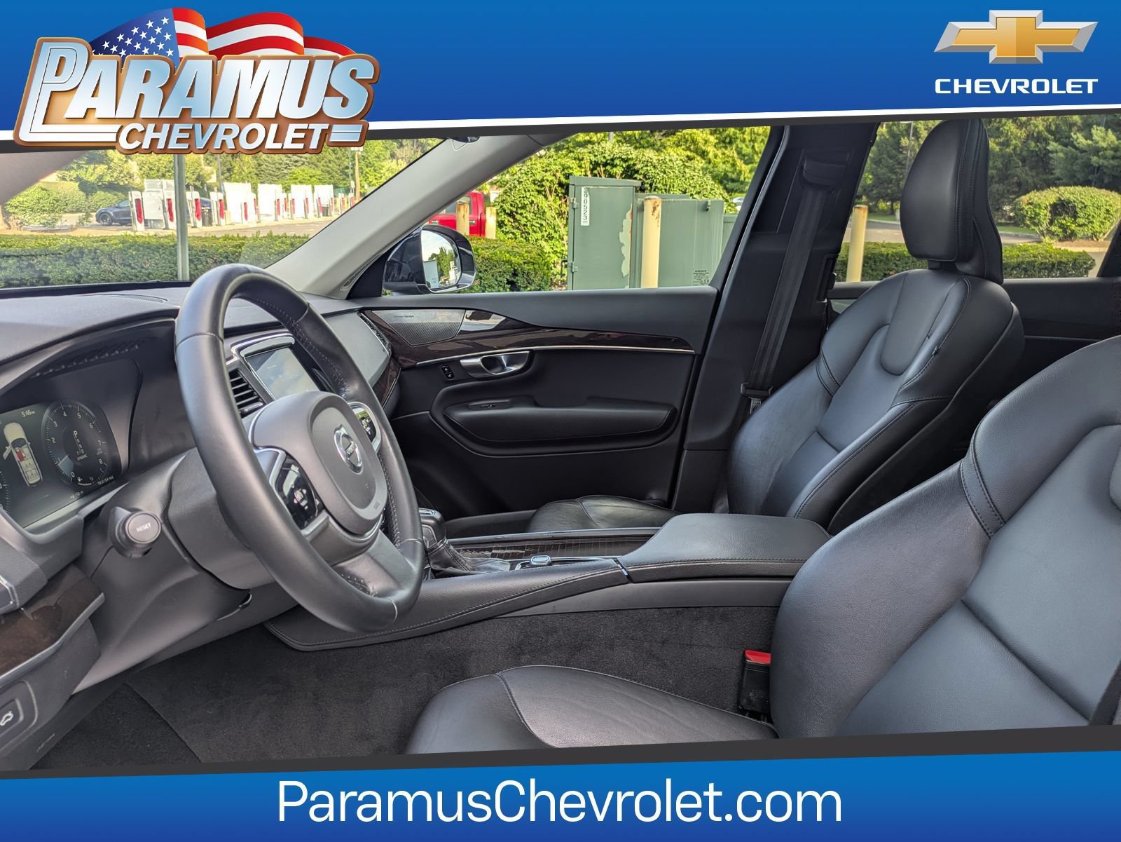 Used 2019 Volvo XC90 T5 Momentum w/ Multimedia Package AWD/4WD image 10
