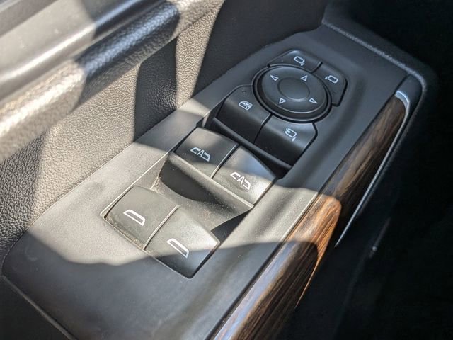 Used 2022 Chevrolet Silverado 1500 High Country w/ Technology Package image 24