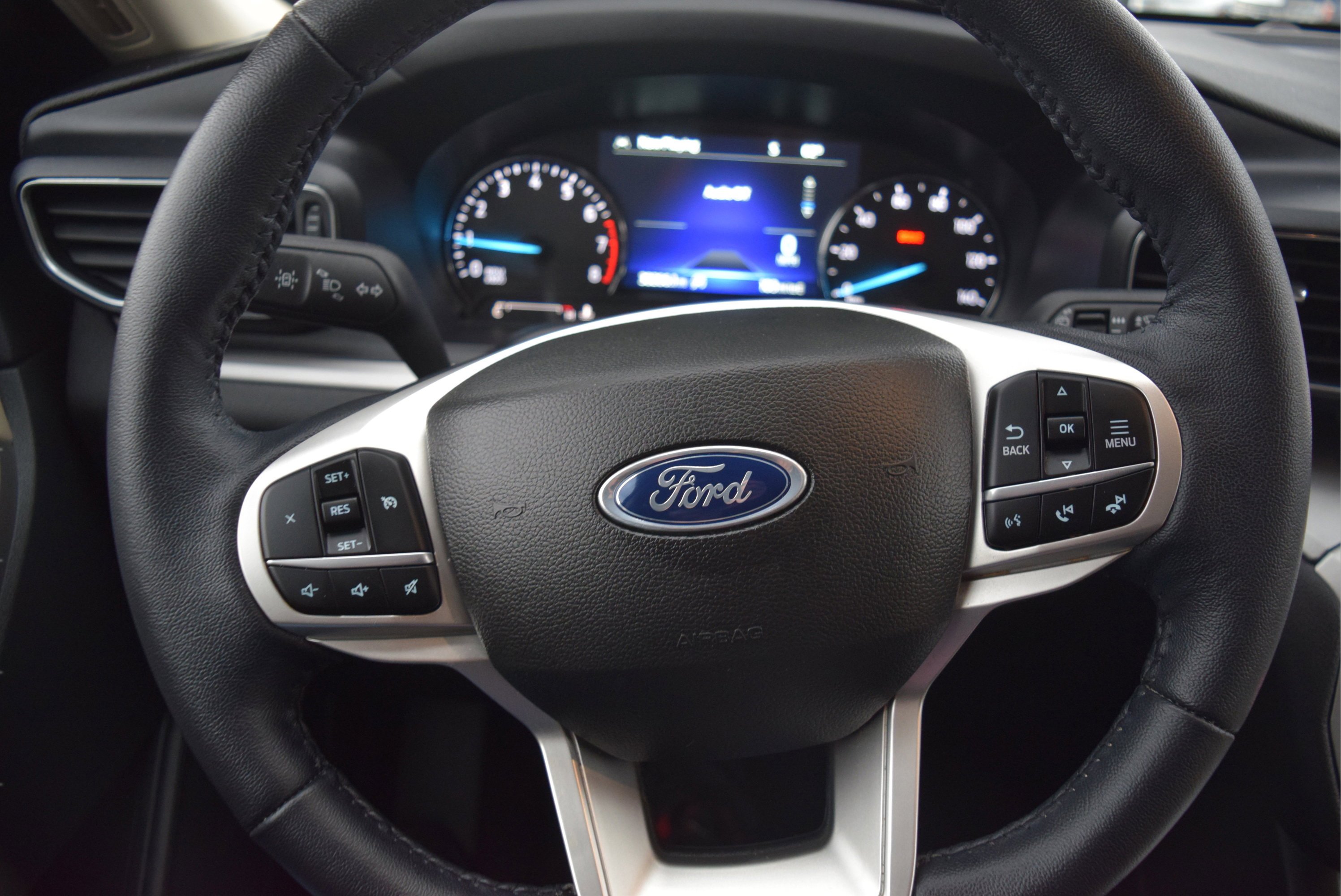 Used 2023 Ford Explorer XLT w/ Equipment Group 202A image 11