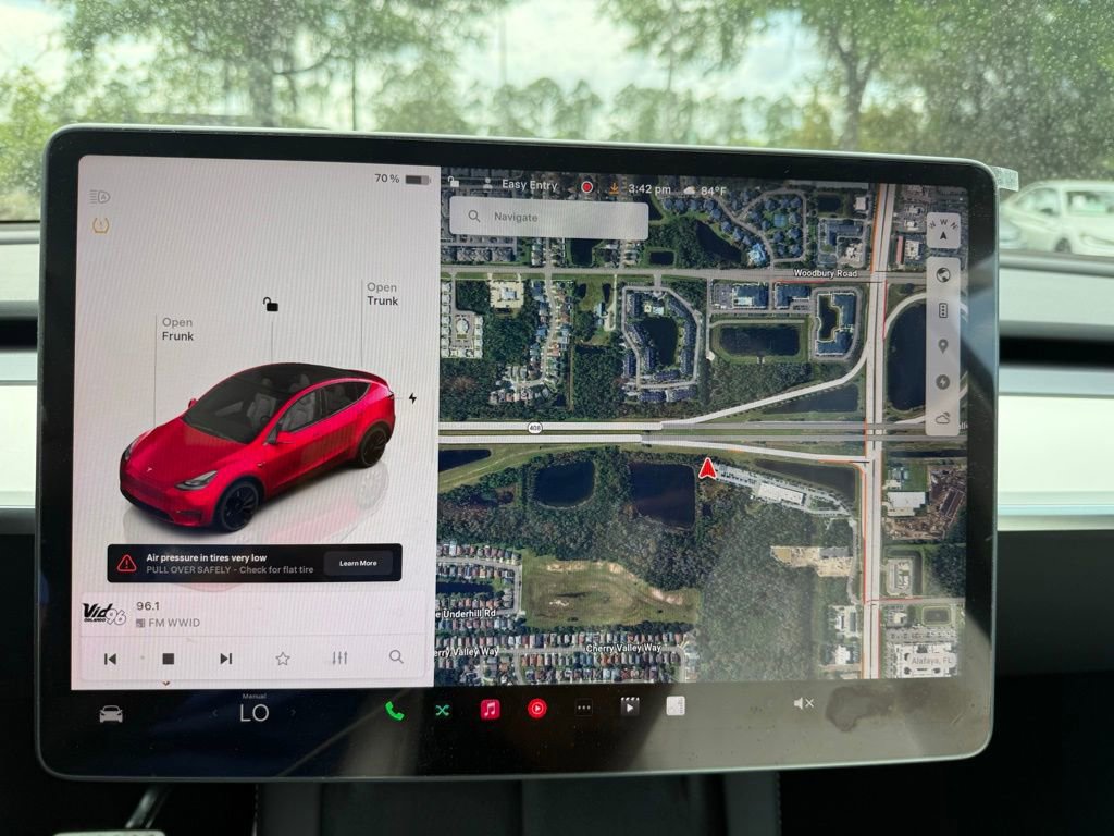 Used 2024 Tesla Model Y Performance image 25