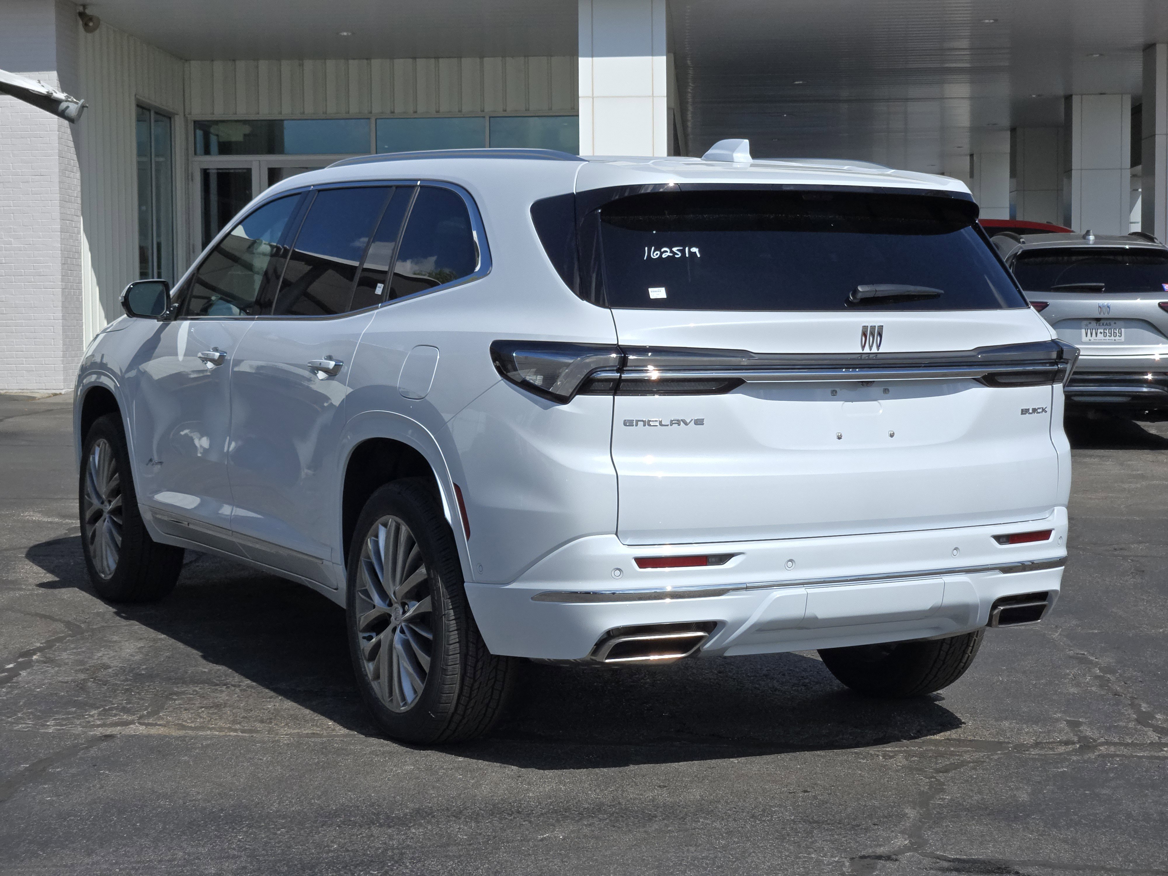 New 2026 Buick Enclave Avenir image 3