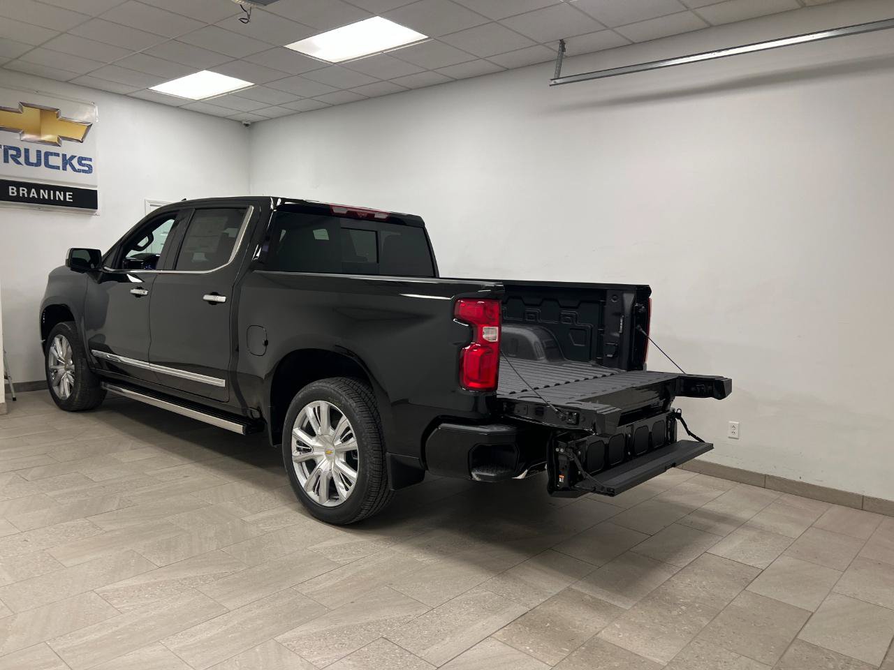 New 2026 Chevrolet Silverado 1500 High Country AWD/4WD image 20