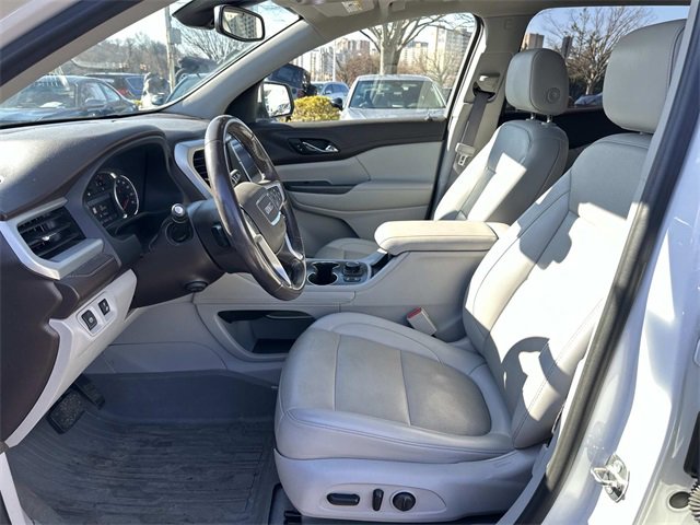 Used 2021 GMC Acadia SLT w/ Premium Package image 16