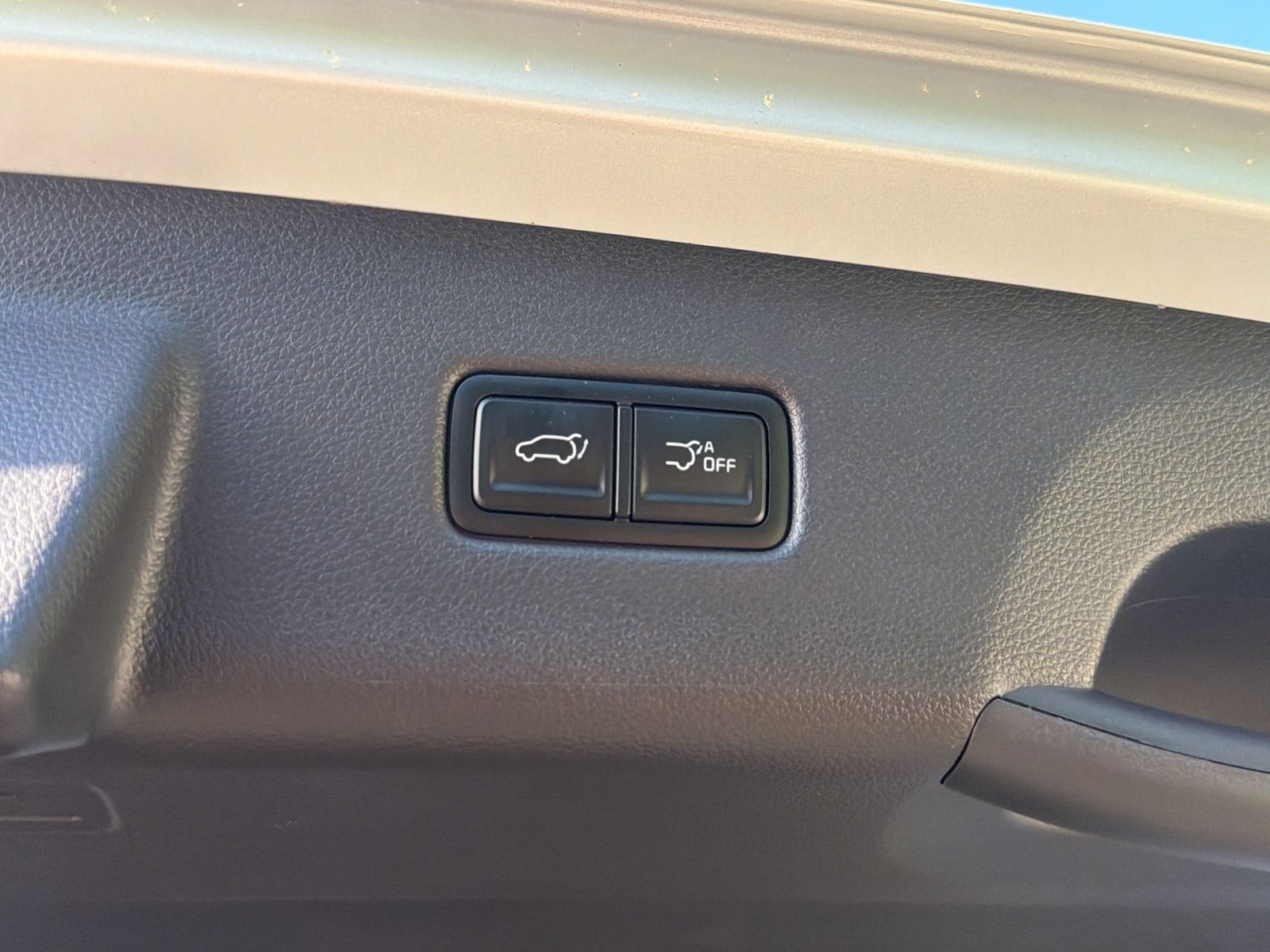New 2026 Kia Carnival EX FWD image 40