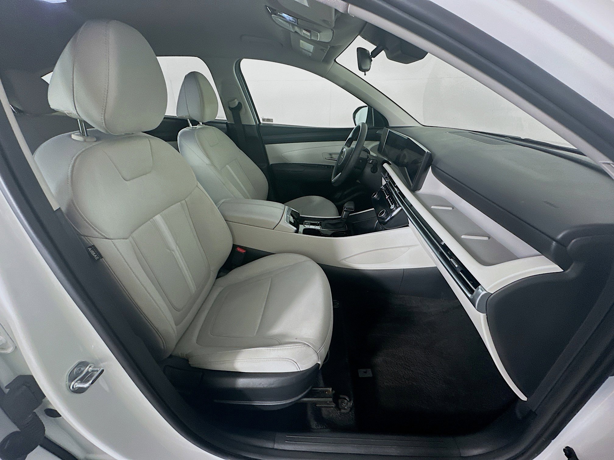 Used 2025 Hyundai Tucson SEL FWD image 32