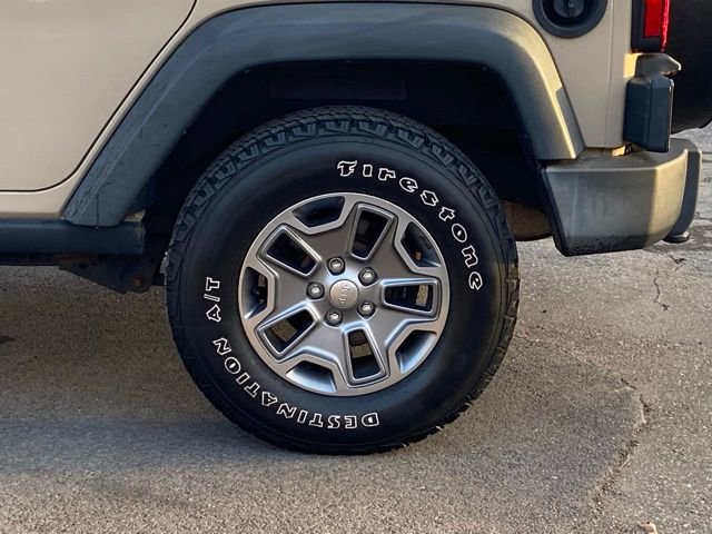 Used 2016 Jeep Wrangler Unlimited Rubicon w/ Dual Top Group image 10