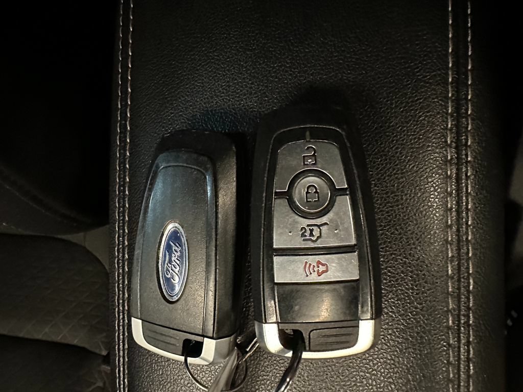 Used 2025 Ford Escape Active AWD/4WD image 16