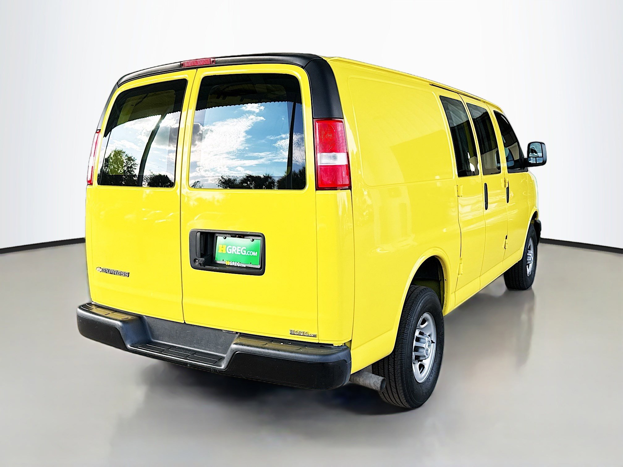 Used 2023 Chevrolet Express 2500 w/ Driver Convenience Package image 10