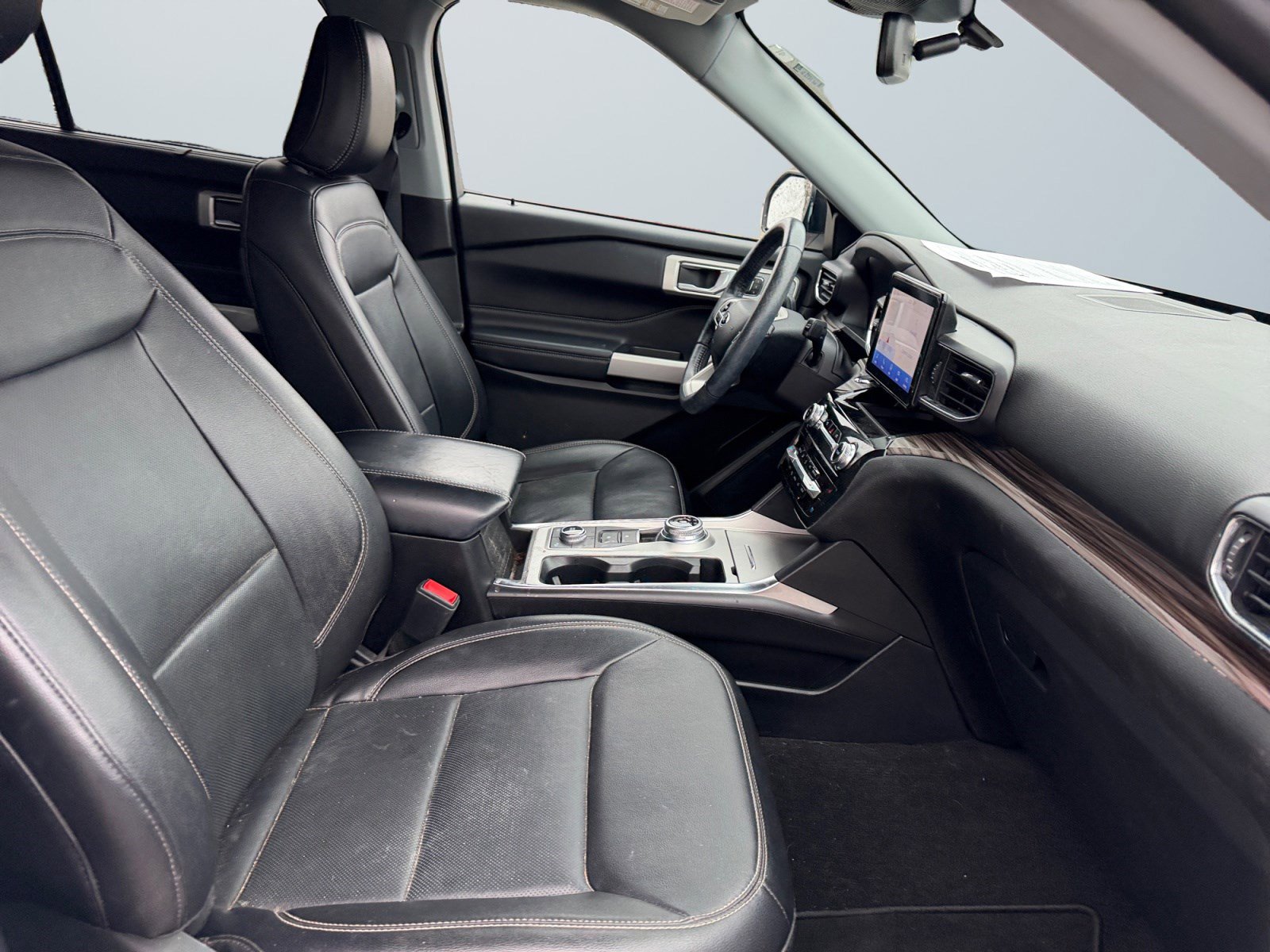 Used 2022 Ford Explorer Limited w/ Equipment Group 301A image 18