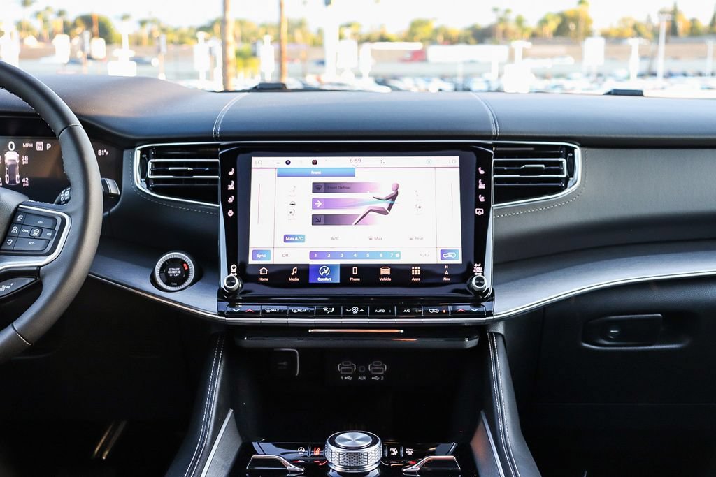 New 2026 Jeep Grand Wagoneer Limited AWD/4WD image 14