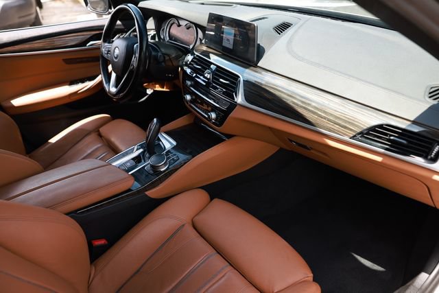 Used 2018 BMW 540i RWD image 21