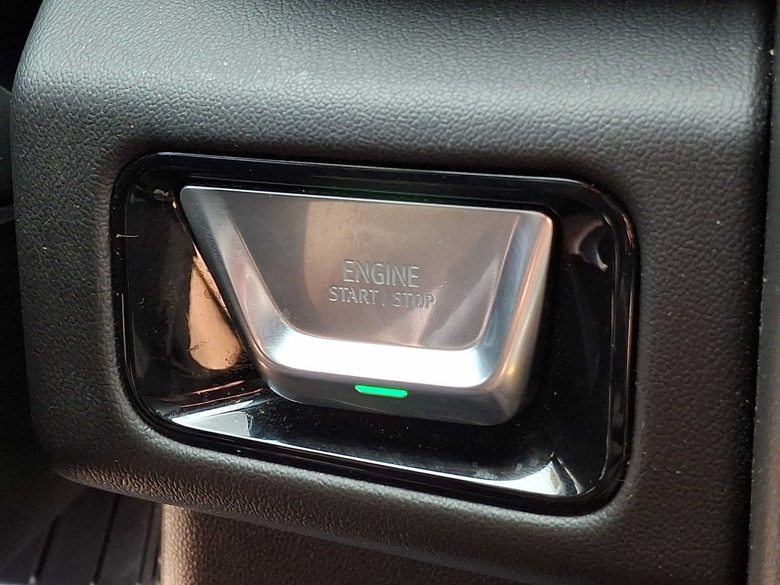 Used 2025 GMC Yukon Denali AWD/4WD image 19