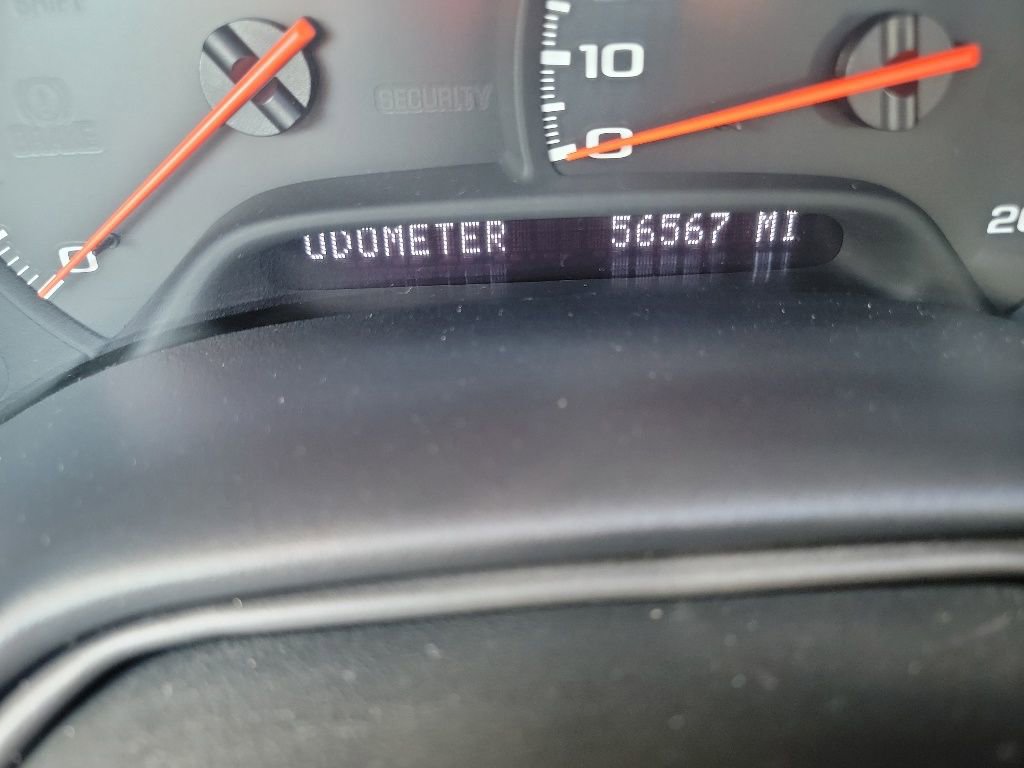 Used 2004 Chevrolet Corvette Coupe w/ Roof Package RWD image 18