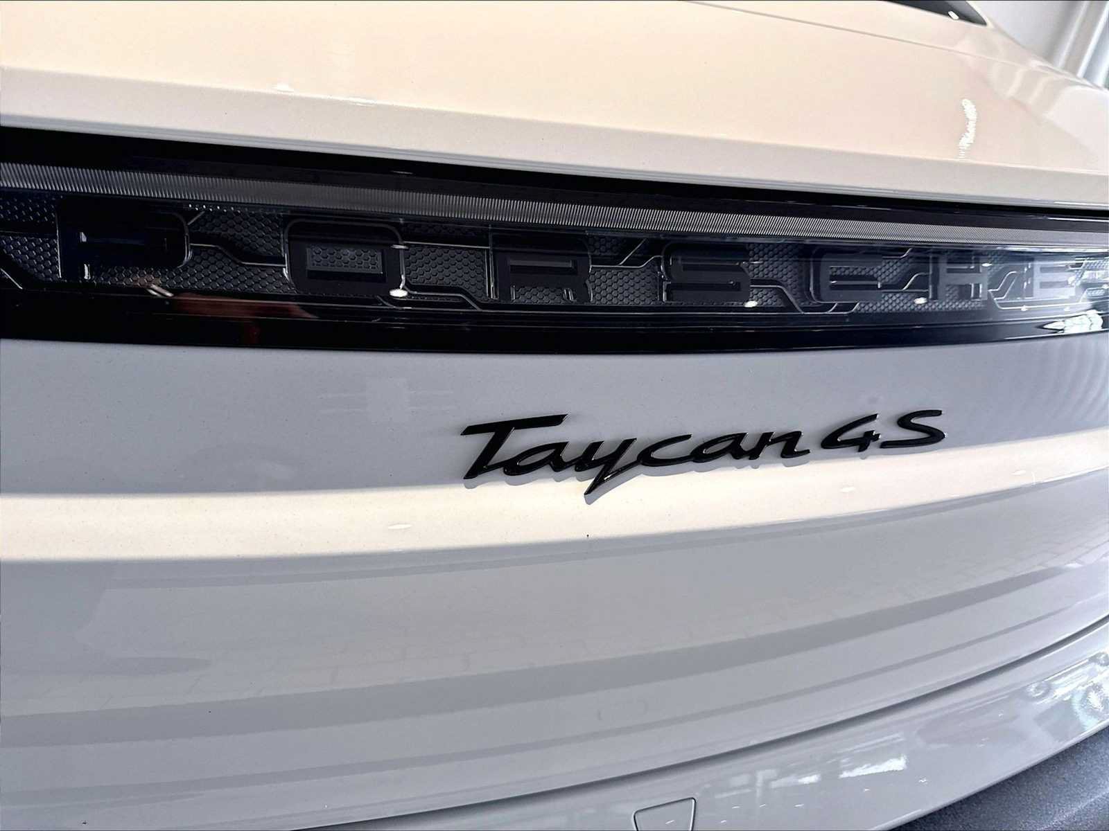 Used 2023 Porsche Taycan 4S AWD/4WD image 38