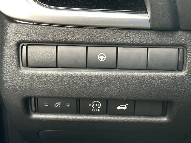 Used 2024 Nissan Rogue SL w/ SL Premium Package image 16