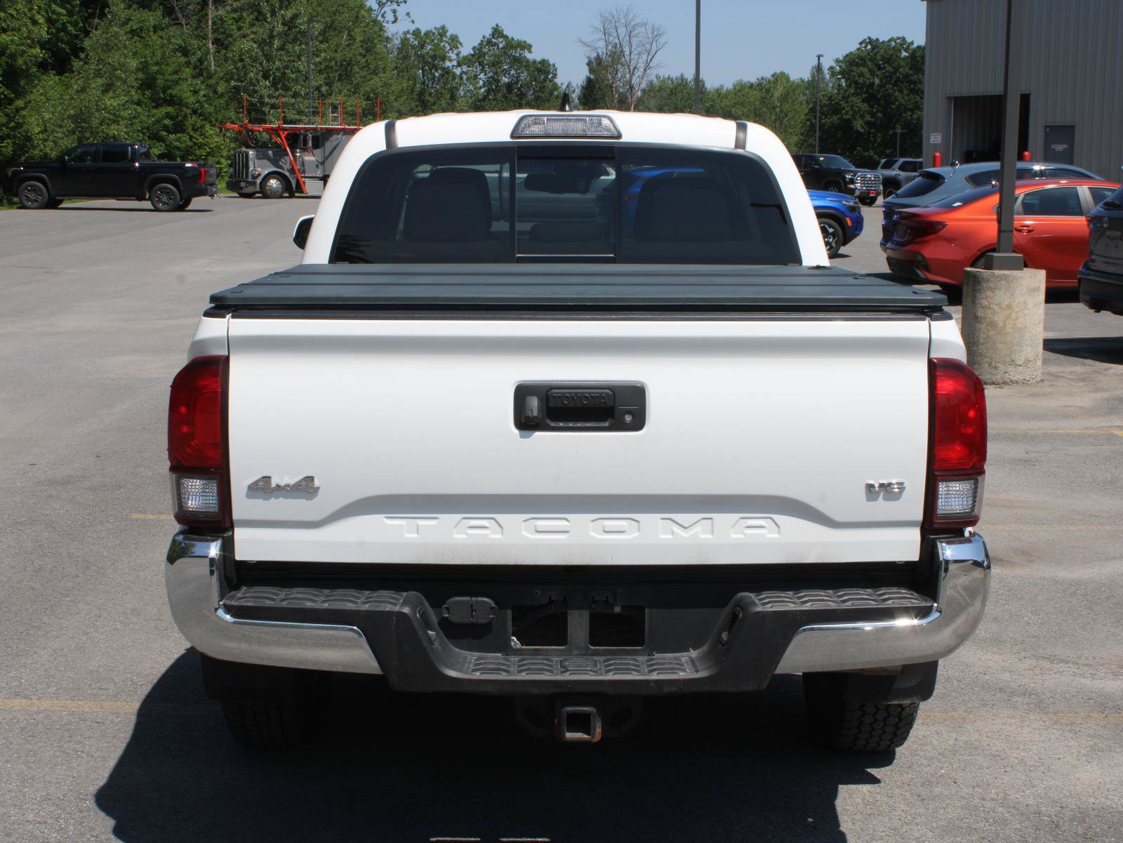 Used 2019 Toyota Tacoma SR5 AWD/4WD image 6