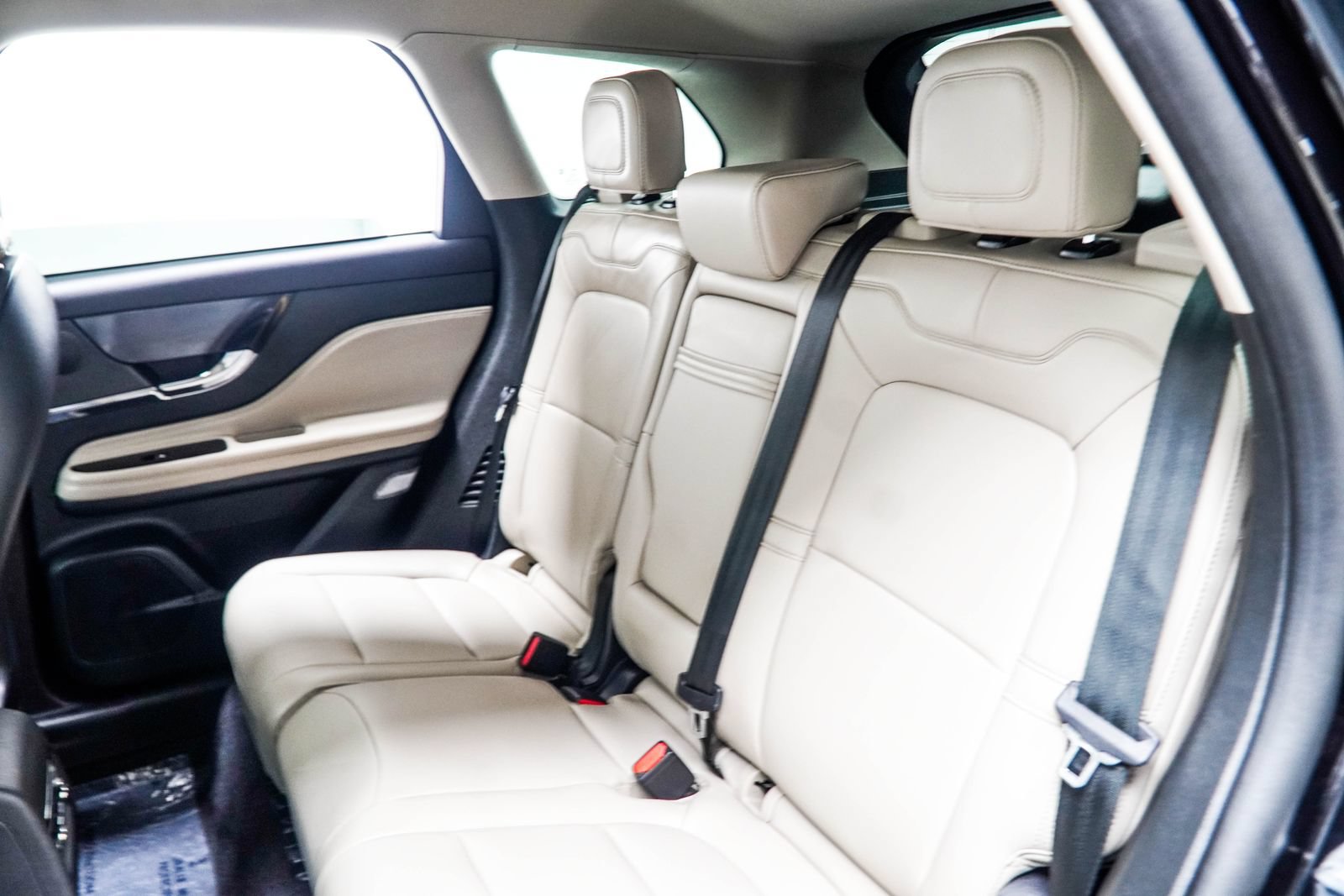 Used 2025 Lincoln Corsair AWD image 41