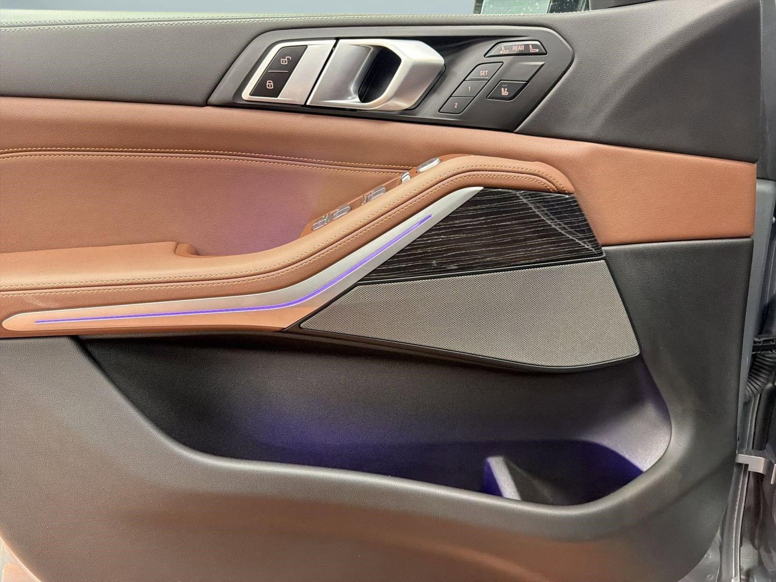 Certified 2024 BMW X7 xDrive40i w/ M Sport Package image 11