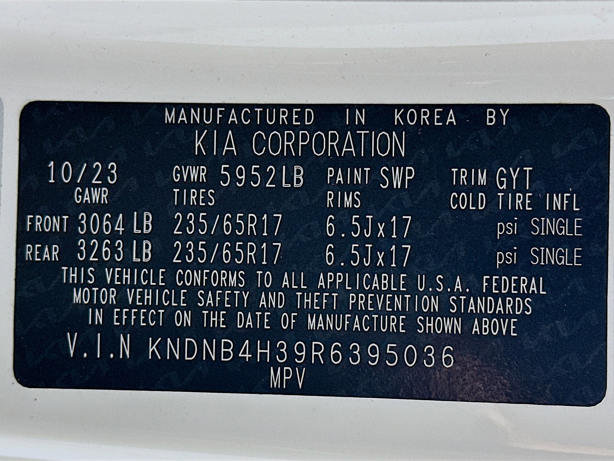 Used 2024 Kia Carnival LX image 12