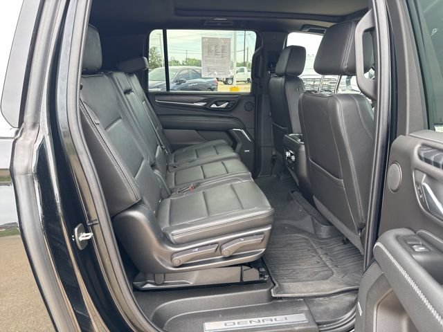 Used 2022 GMC Yukon XL Denali AWD/4WD image 26