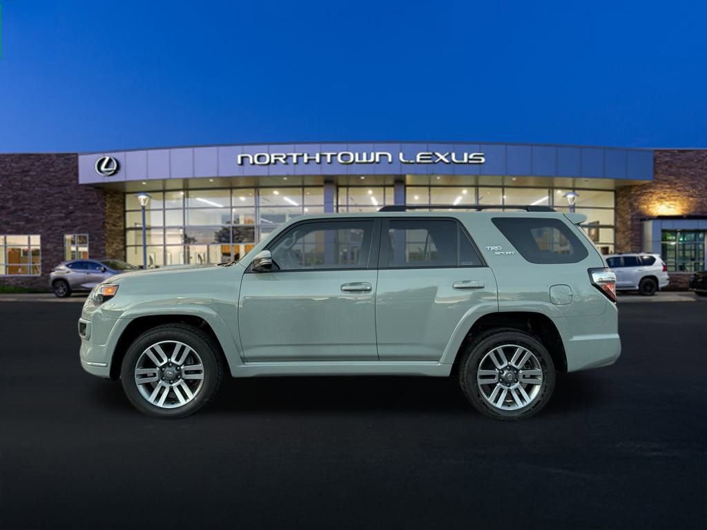 Used 2023 Toyota 4Runner TRD Sport image 2