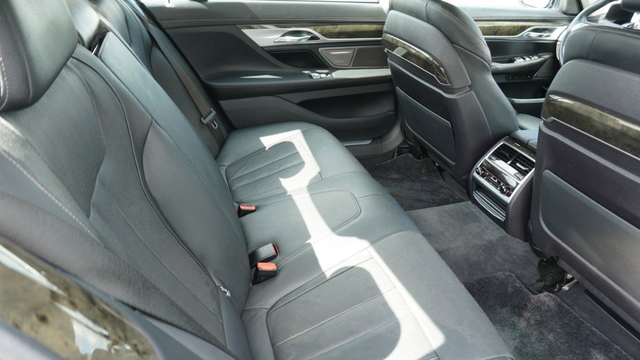 Used 2019 BMW 740i xDrive w/ Executive Package image 8