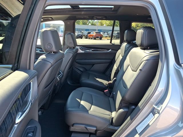 Used 2025 Cadillac XT6 Premium Luxury image 13