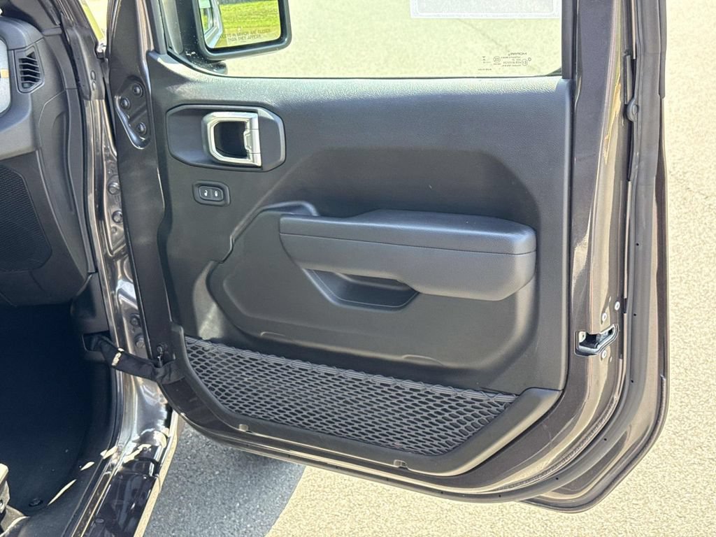 Used 2025 Jeep Wrangler Sport AWD/4WD image 25