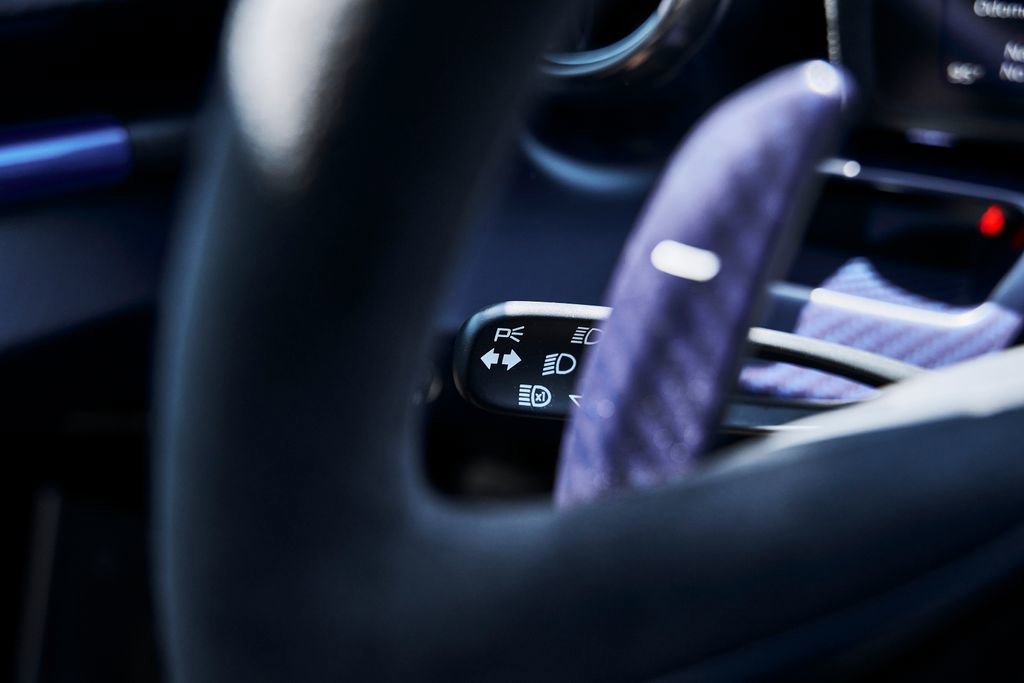 Used 2019 McLaren Senna RWD image 58