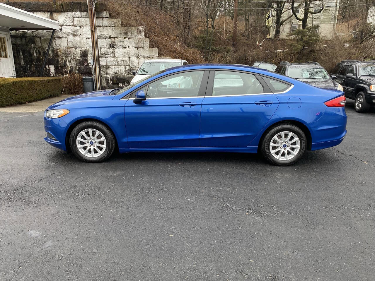 Used 2017 Ford Fusion S image 2