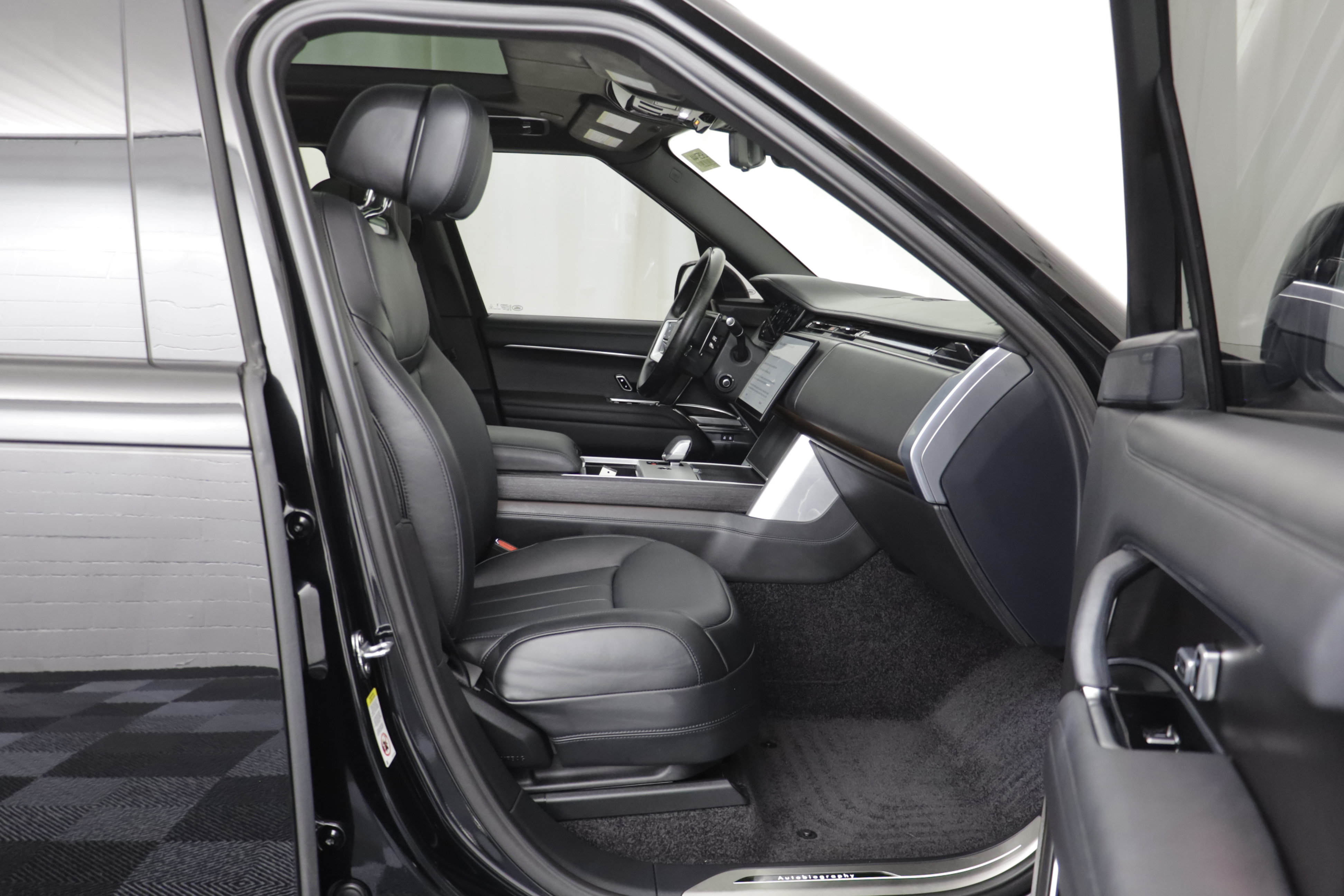 Used 2025 Land Rover Range Rover Autobiography AWD/4WD image 20
