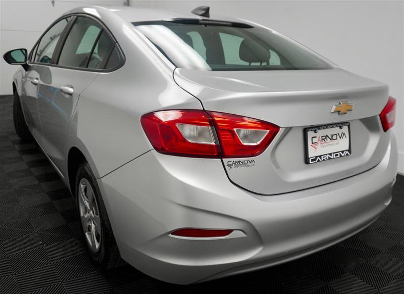 Used 2018 Chevrolet Cruze LS image 6