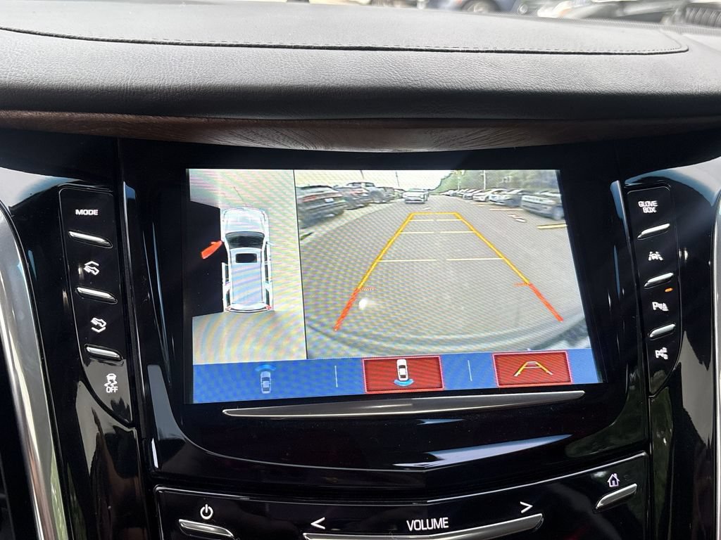 Used 2019 Cadillac Escalade Luxury AWD/4WD image 24