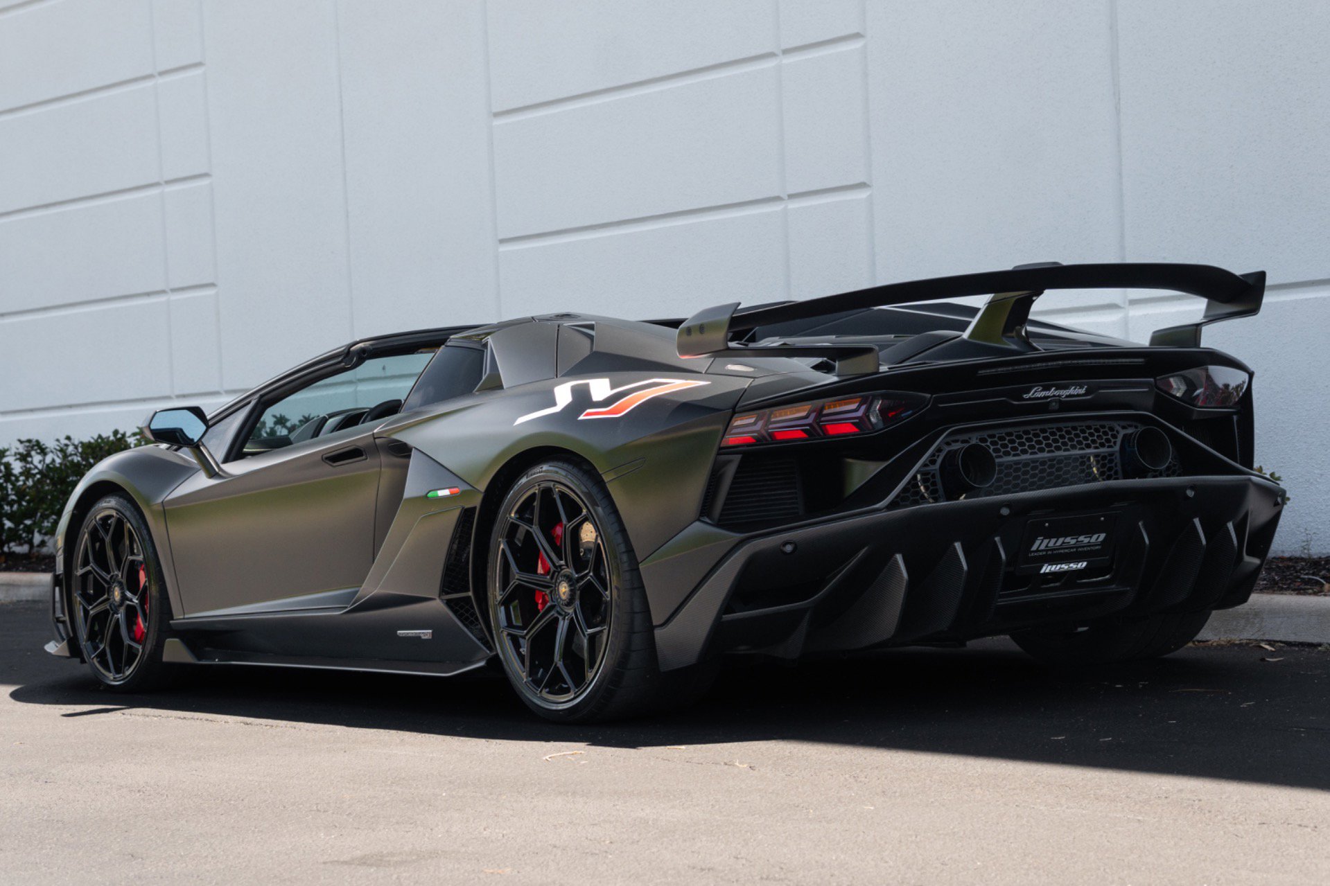 Used 2020 Lamborghini Aventador SVJ AWD/4WD image 39