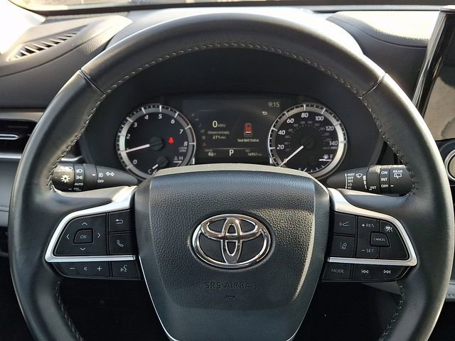 Used 2023 Toyota Highlander LE image 18