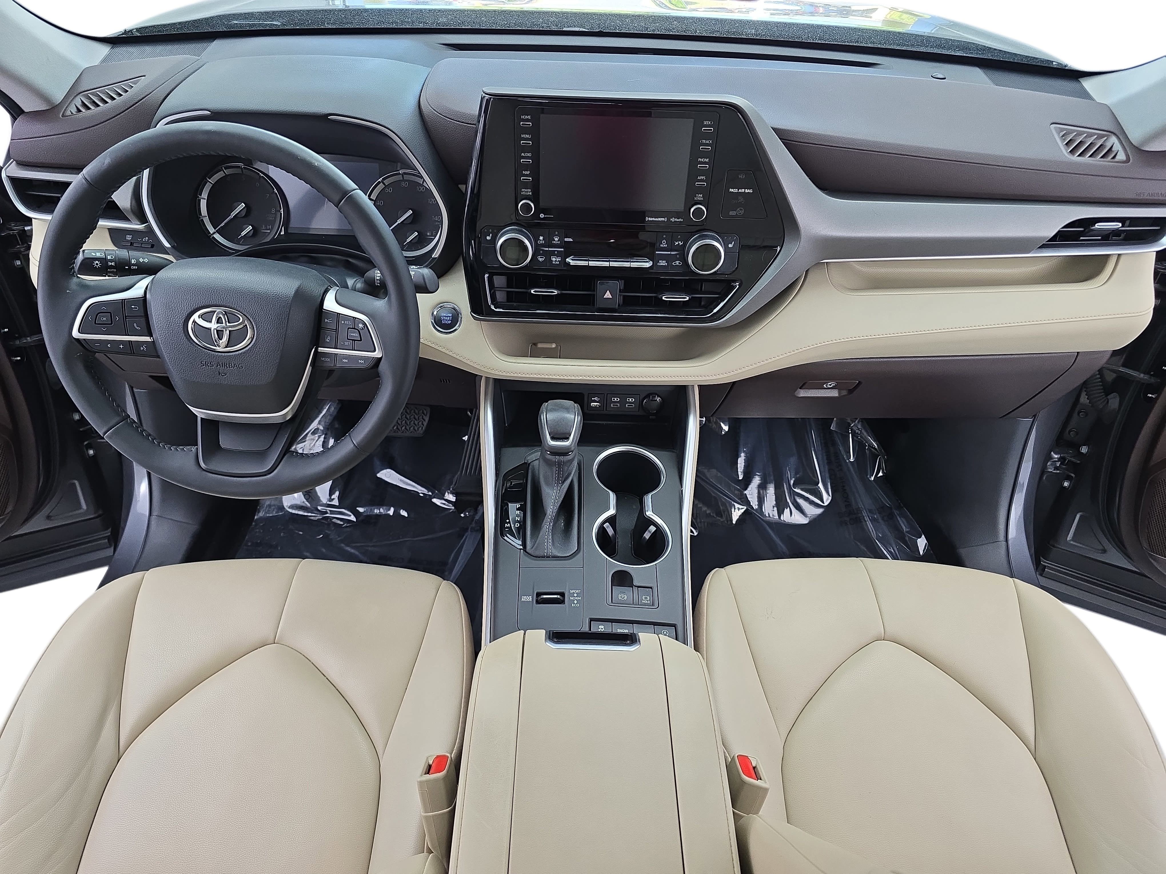 Used 2022 Toyota Highlander XLE image 9
