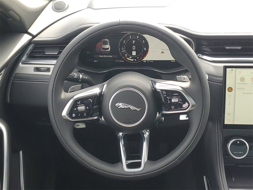 New 2025 Jaguar F-PACE R-Dynamic S image 28