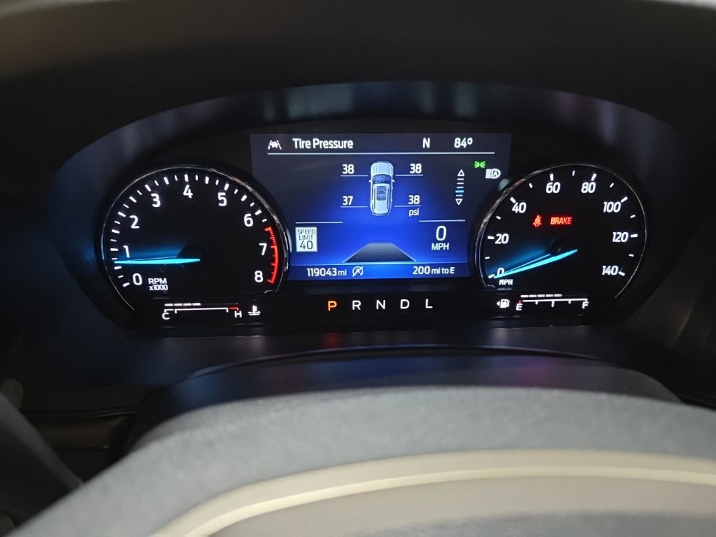 Used 2023 Ford Explorer Limited w/ Limited Technology Package AWD/4WD image 17