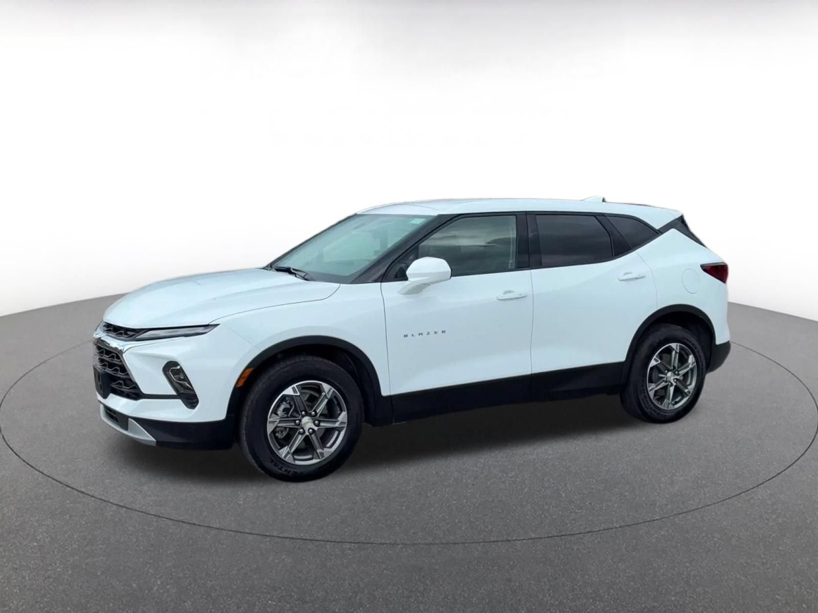 Used 2026 Chevrolet Blazer LT AWD/4WD image 7