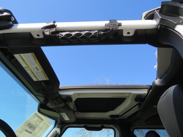 New 2023 Jeep Wrangler Unlimited Rubicon 4xe w/ Steel Bumper Group AWD/4WD image 18
