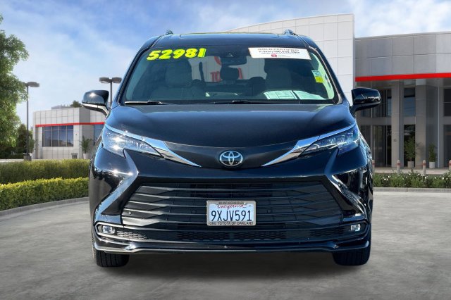 Certified 2026 Toyota Sienna XLE FWD image 11